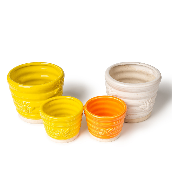 Ingin meningkatkan ruang dan pengalaman memberi hadiah Anda? Cobalah Toples Lilin Keramik Lilin Lebah dengan Detail Lebah yang Menggemaskan!