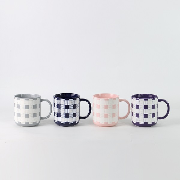 Mencari mug yang praktis namun cantik? Temukan bagaimana seri mug yang dilukis dengan tangan BYF dapat menambah kegembiraan dalam kehidupan sehari-hari Anda!