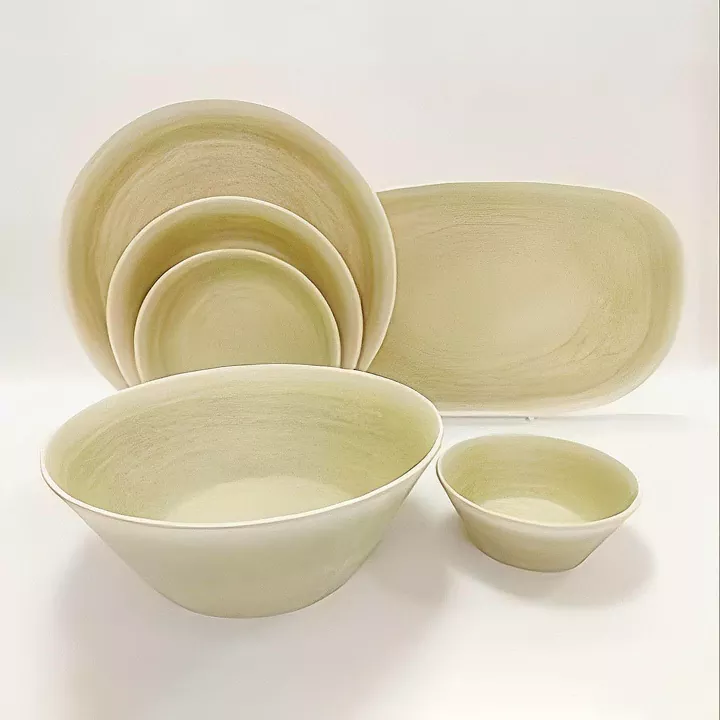 Set Peralatan Makan Keramik Krim