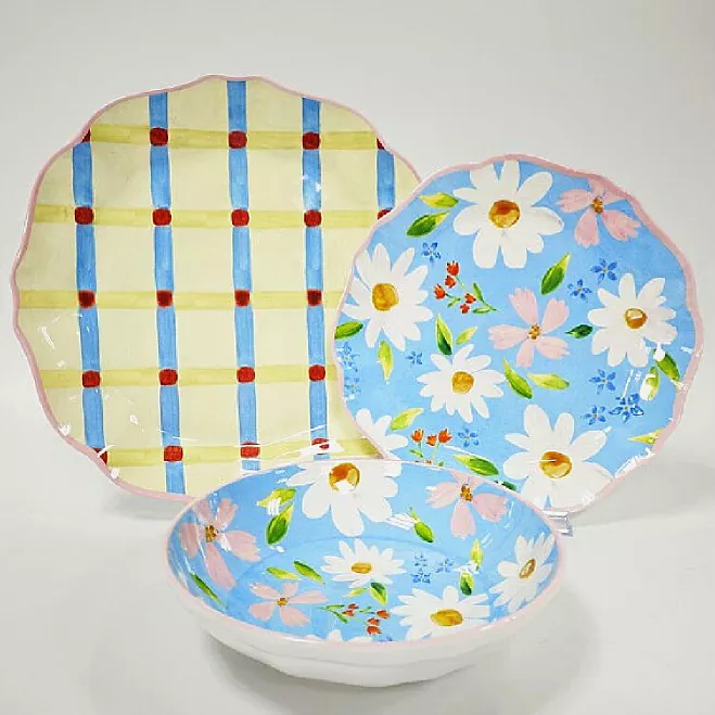 Set Piring Taman Daisy yang Dicat