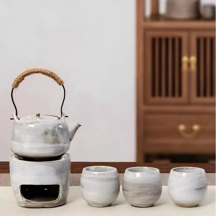 Set Cangkir Teh Tradisional Dengan Teko