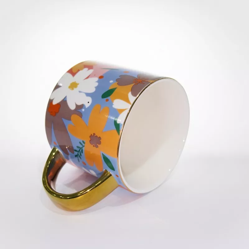 Mug Keramik Bunga Cerah dengan Trim Emas