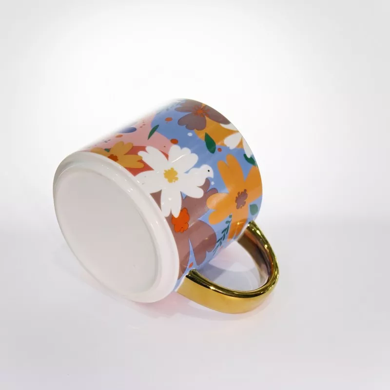 Mug Keramik Bunga Cerah dengan Trim Emas